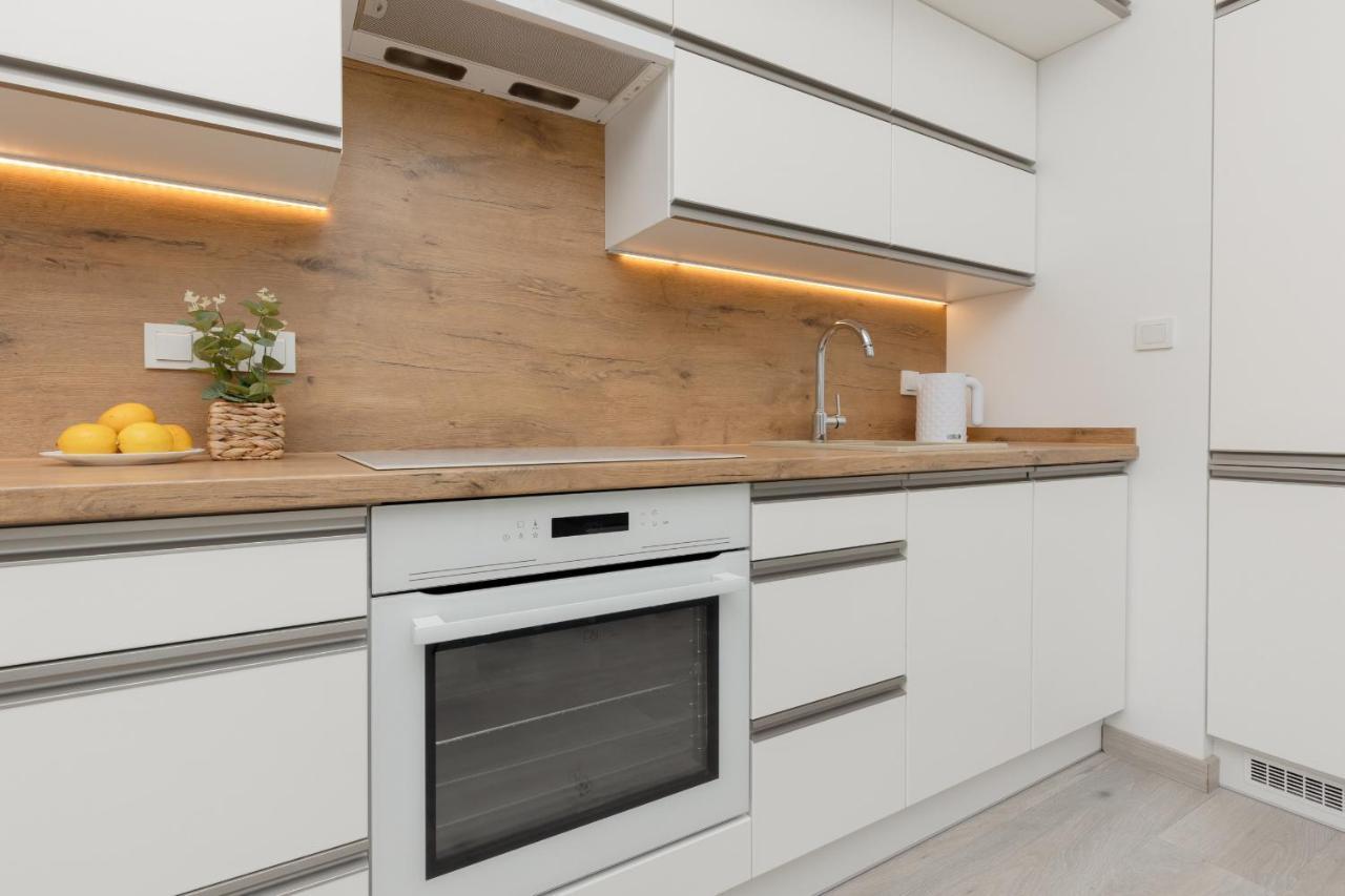 Cozy Apartment With Parking Bakalarska By Noclegi Renters Варшава Экстерьер фото