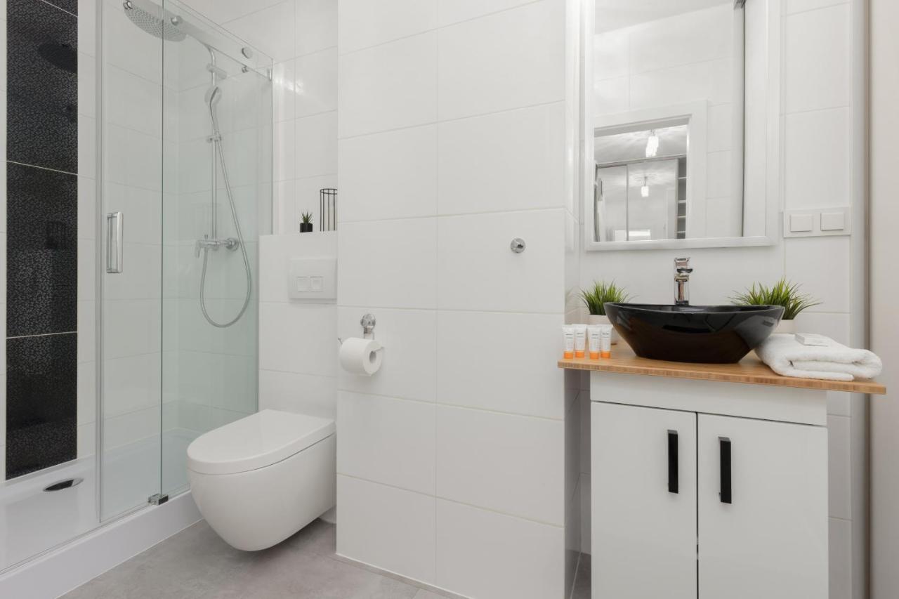 Cozy Apartment With Parking Bakalarska By Noclegi Renters Варшава Экстерьер фото